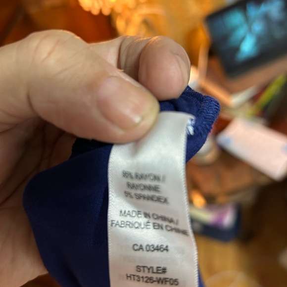 Elegant sleeveless Top - royal blue- lace neckline xxl- - new or like new - Picture 9 of 10